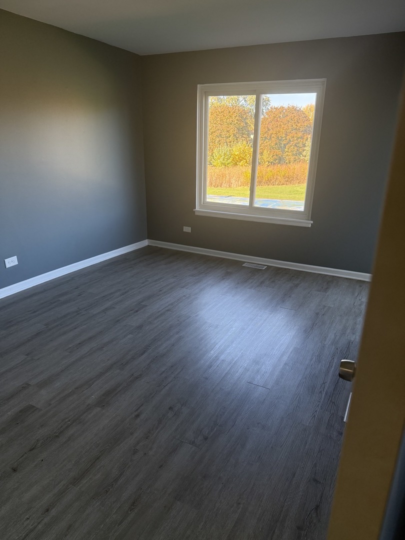 1319 Kingsbury Drive #2, Hanover Park, IL 60133