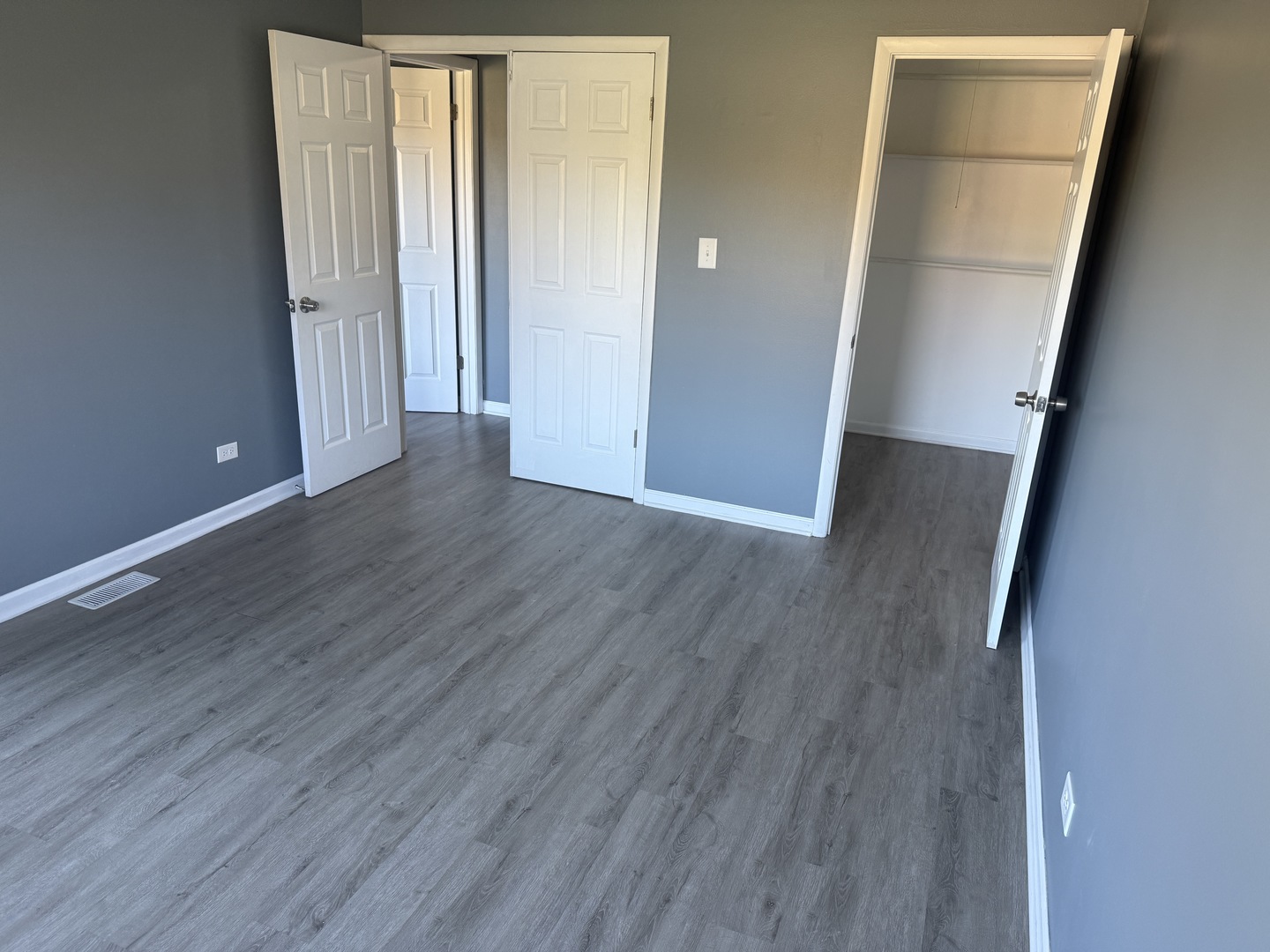 1319 Kingsbury Drive #2, Hanover Park, IL 60133