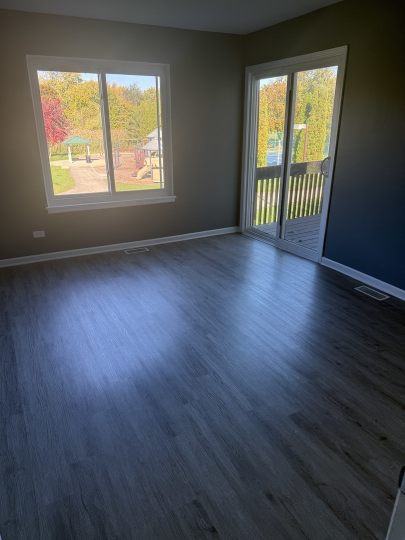 1319 Kingsbury Drive #2, Hanover Park, IL 60133