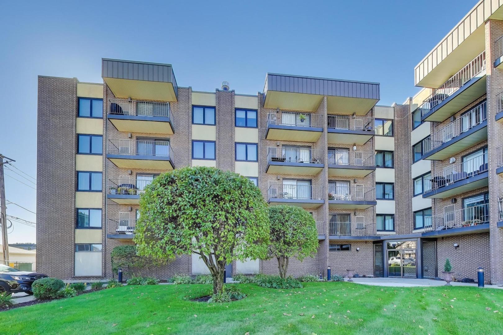 7707 W Irving Park Road #303, Chicago, IL 60634