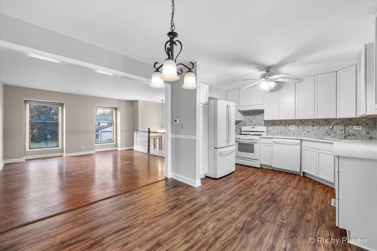 1125 Darby Lane, Roselle, IL 60172