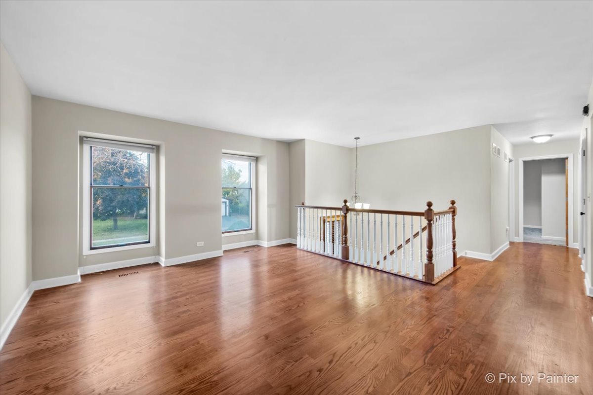 1125 Darby Lane, Roselle, IL 60172