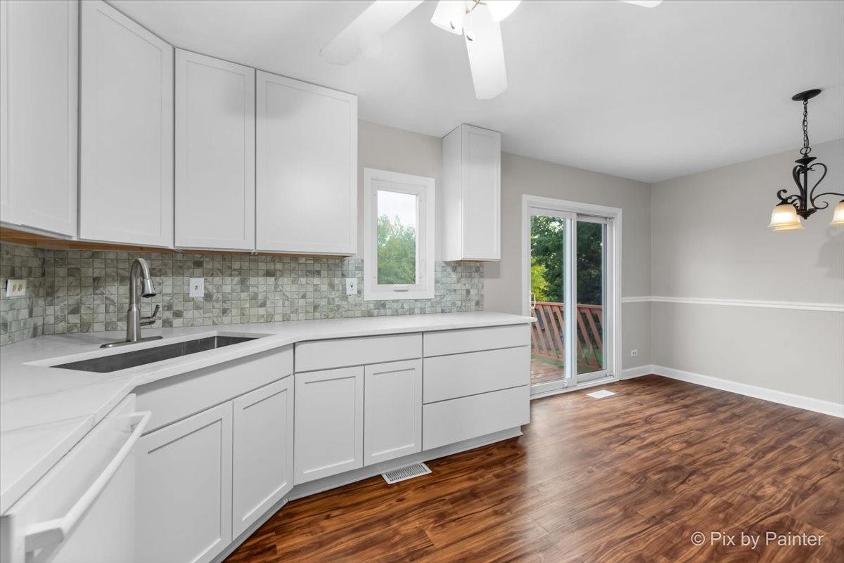 1125 Darby Lane, Roselle, IL 60172