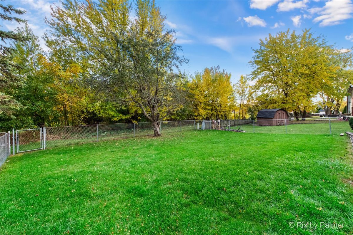 1125 Darby Lane, Roselle, IL 60172