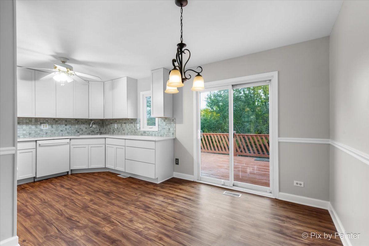 1125 Darby Lane, Roselle, IL 60172