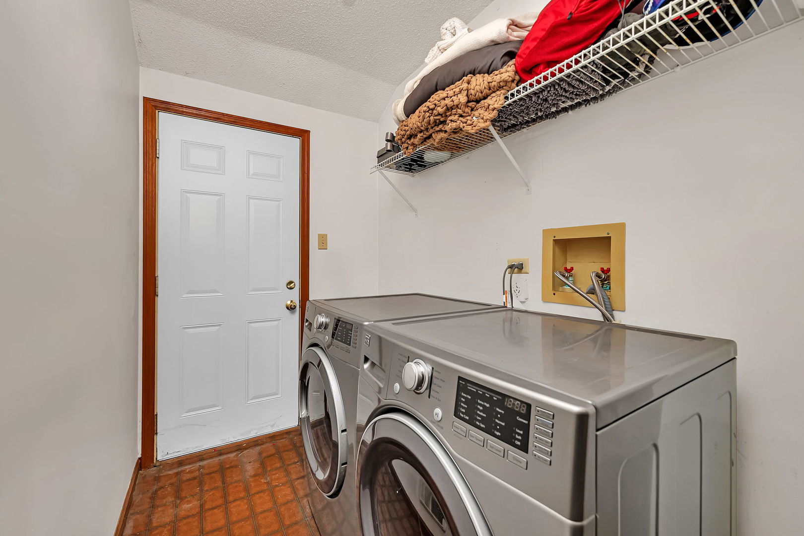 1007 Windsor Drive, Shorewood, IL 60404