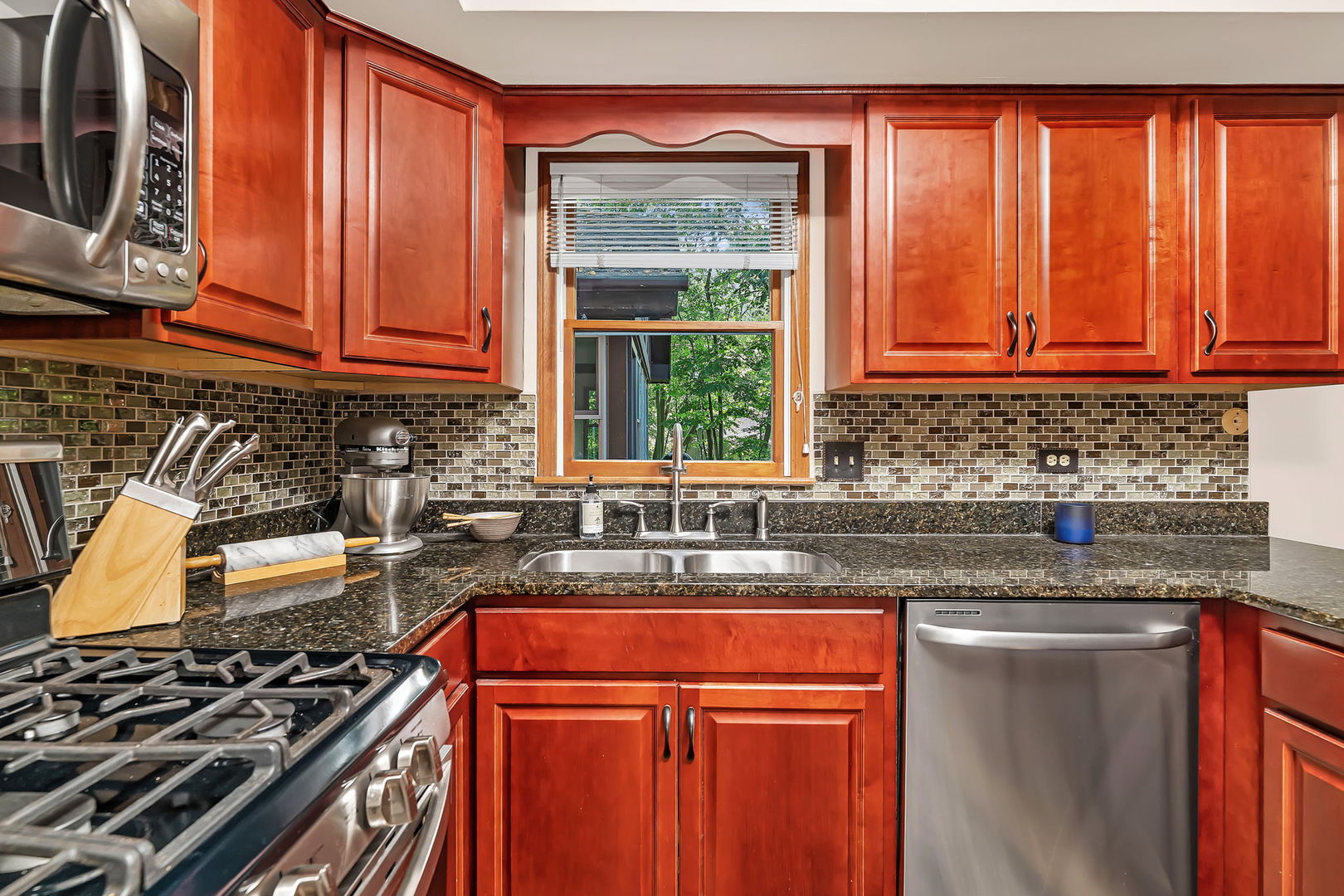 1007 Windsor Drive, Shorewood, IL 60404