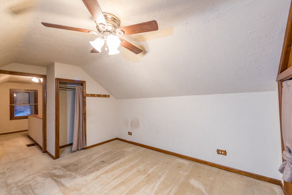 49 S Lewis Avenue, Waukegan, IL 60085