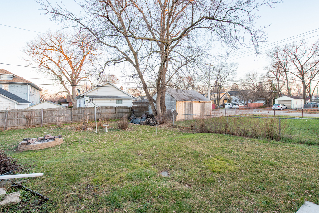 49 S Lewis Avenue, Waukegan, IL 60085