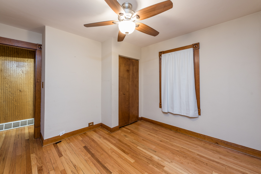 49 S Lewis Avenue, Waukegan, IL 60085