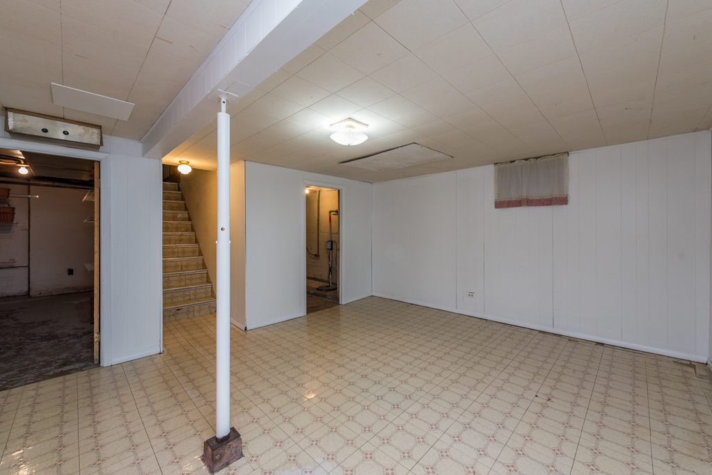 49 S Lewis Avenue, Waukegan, IL 60085