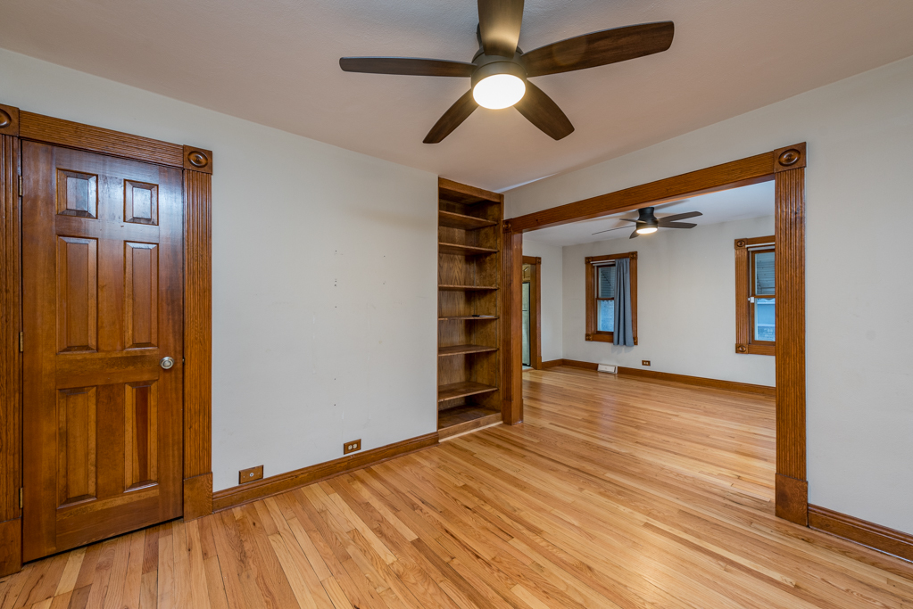 49 S Lewis Avenue, Waukegan, IL 60085