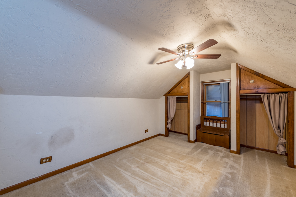 49 S Lewis Avenue, Waukegan, IL 60085