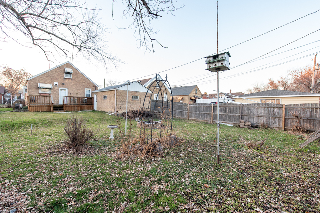 49 S Lewis Avenue, Waukegan, IL 60085