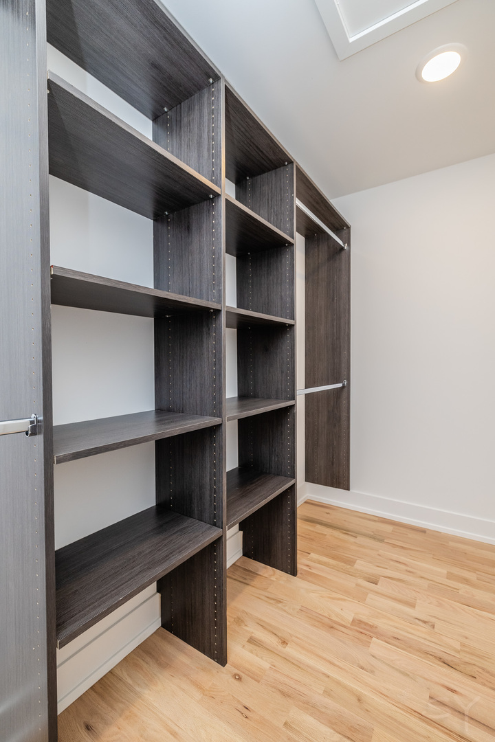 9645 S 78th Court, Hickory Hills, IL 60457