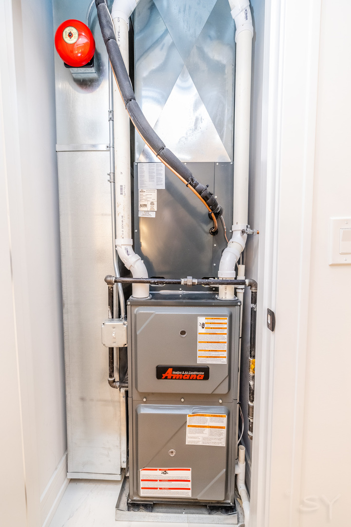 9645 S 78th Court, Hickory Hills, IL 60457