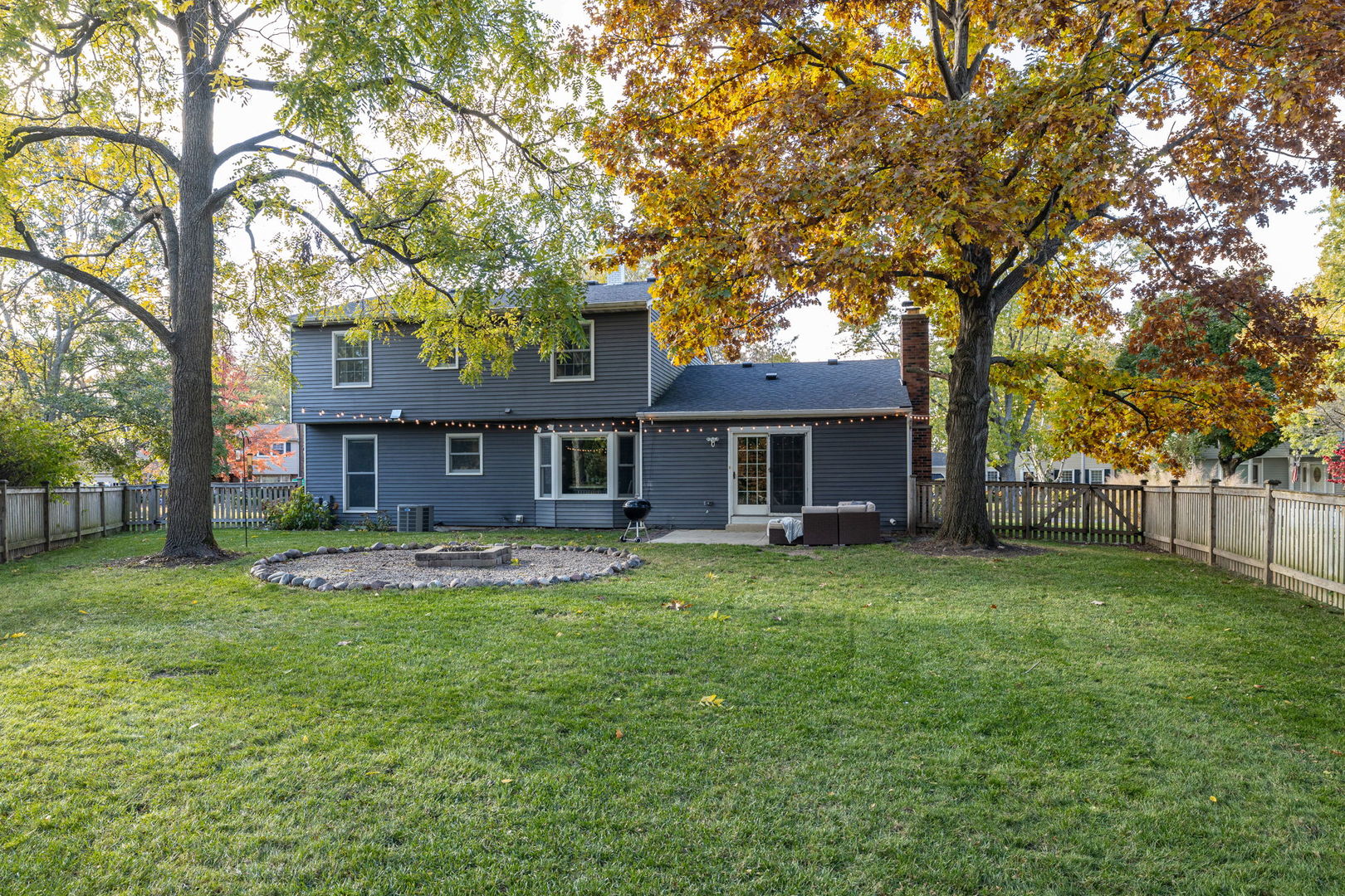 302 Carriage Hill Road, Naperville, IL 60565