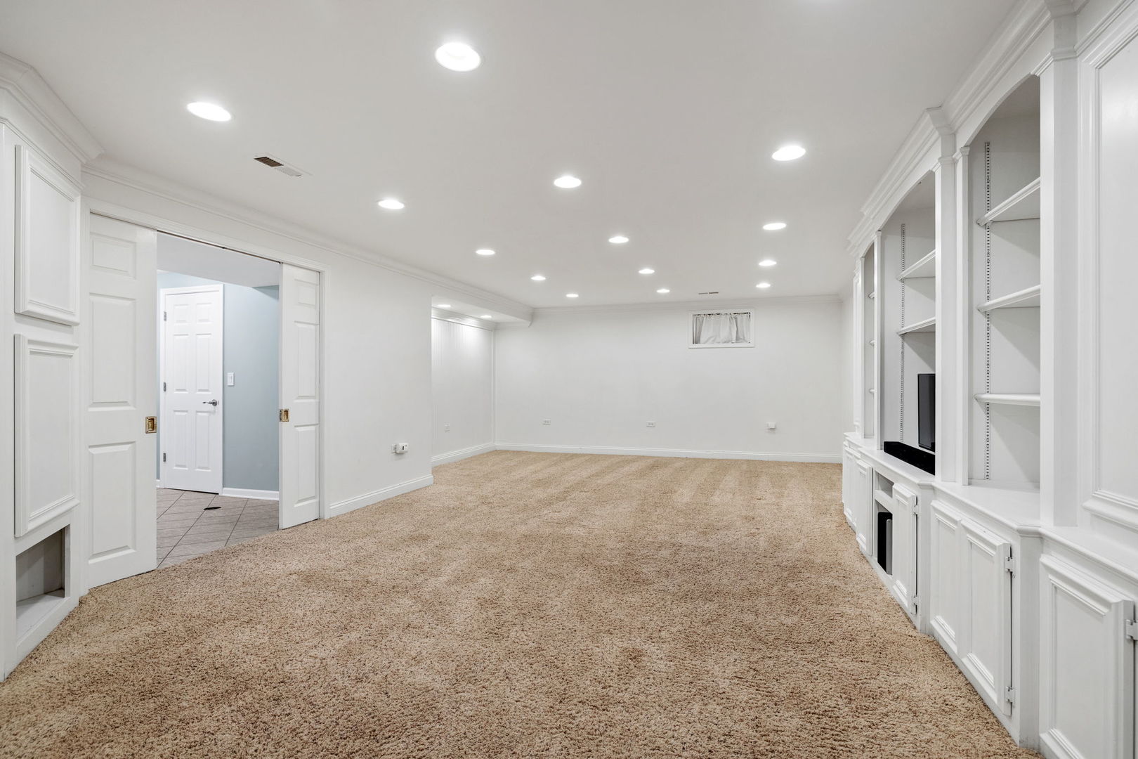 302 Carriage Hill Road, Naperville, IL 60565