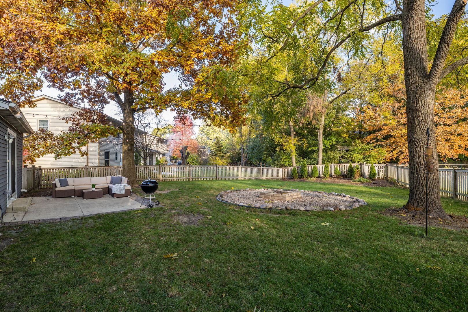 302 Carriage Hill Road, Naperville, IL 60565