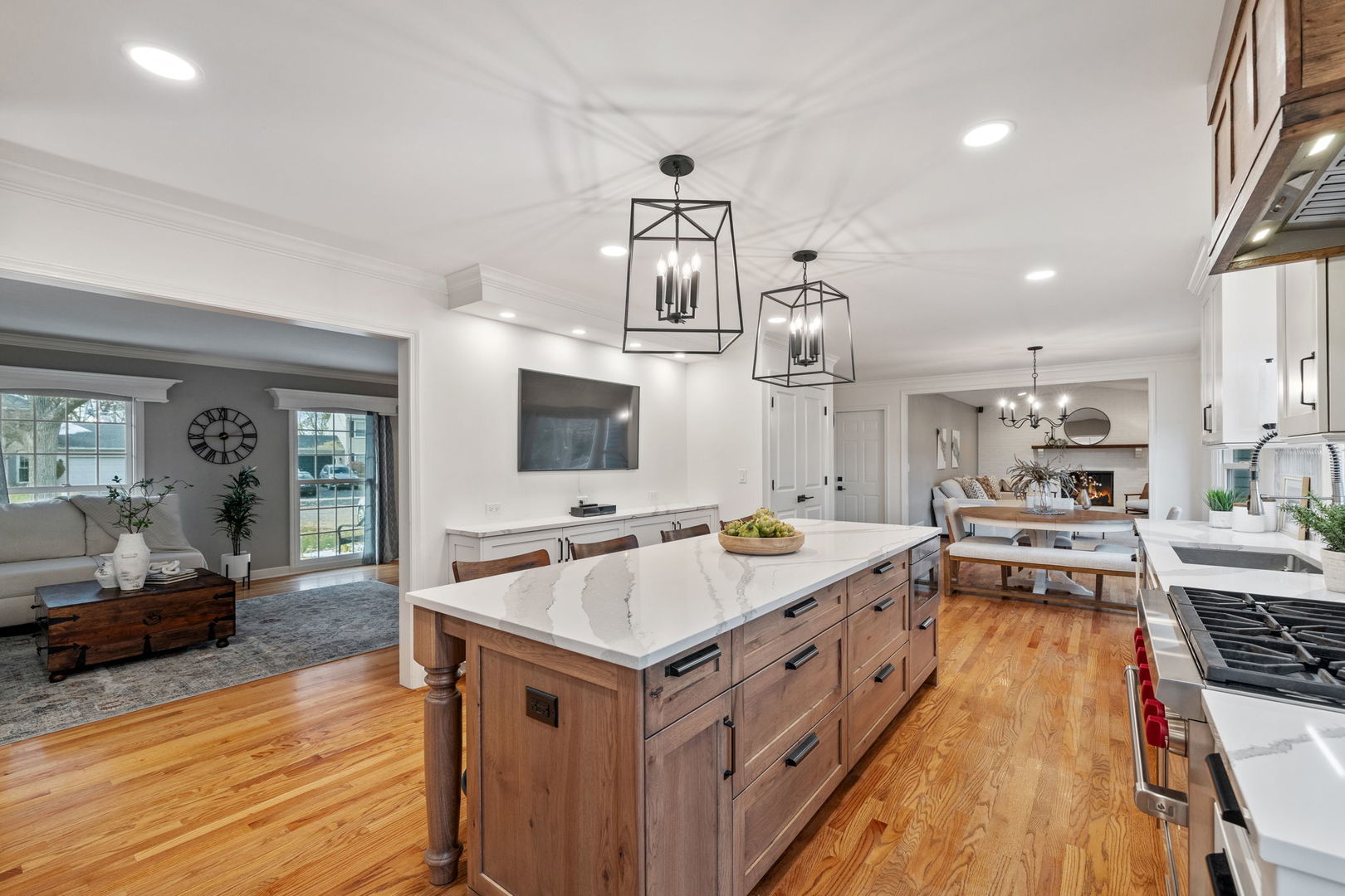 302 Carriage Hill Road, Naperville, IL 60565