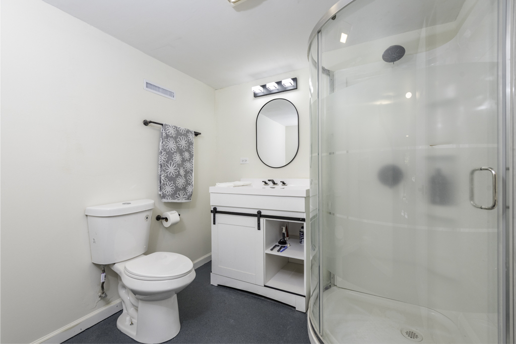 2212 Horeb Avenue, Zion, IL 60099