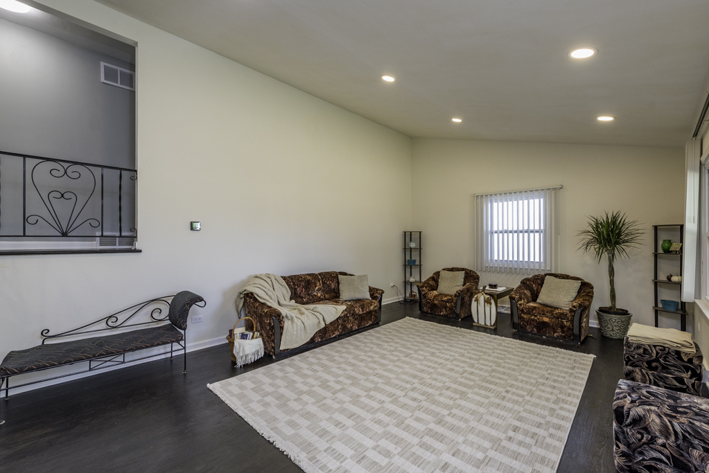 2212 Horeb Avenue, Zion, IL 60099