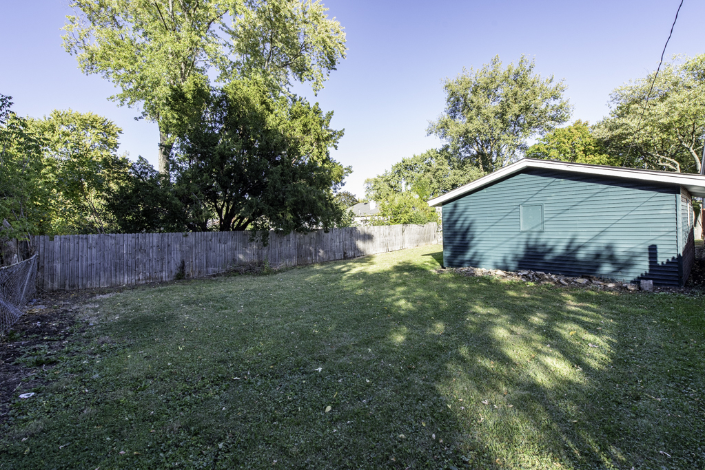 2212 Horeb Avenue, Zion, IL 60099