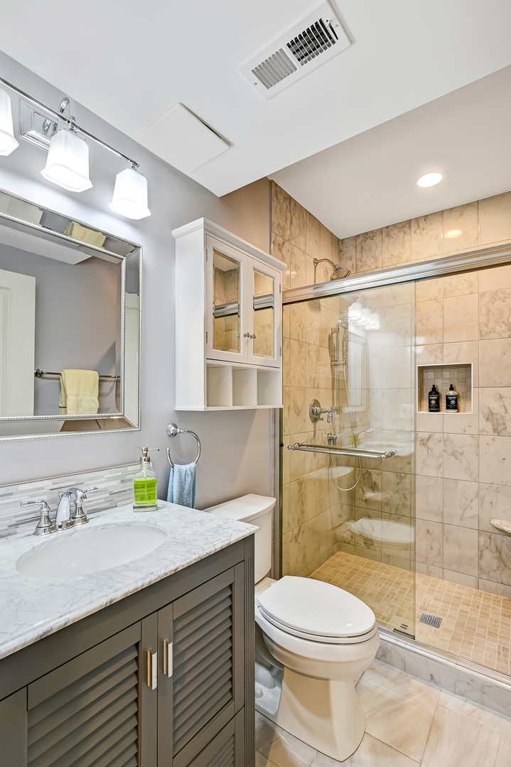 3 Westmoreland Lane, Naperville, IL 60540