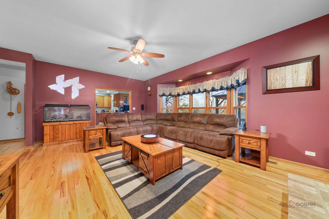 Spring Grove, IL 60081