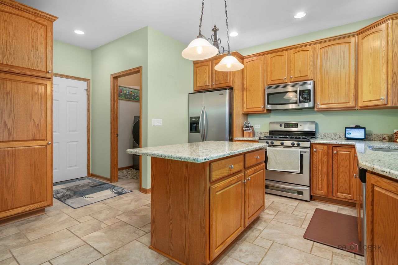 Spring Grove, IL 60081