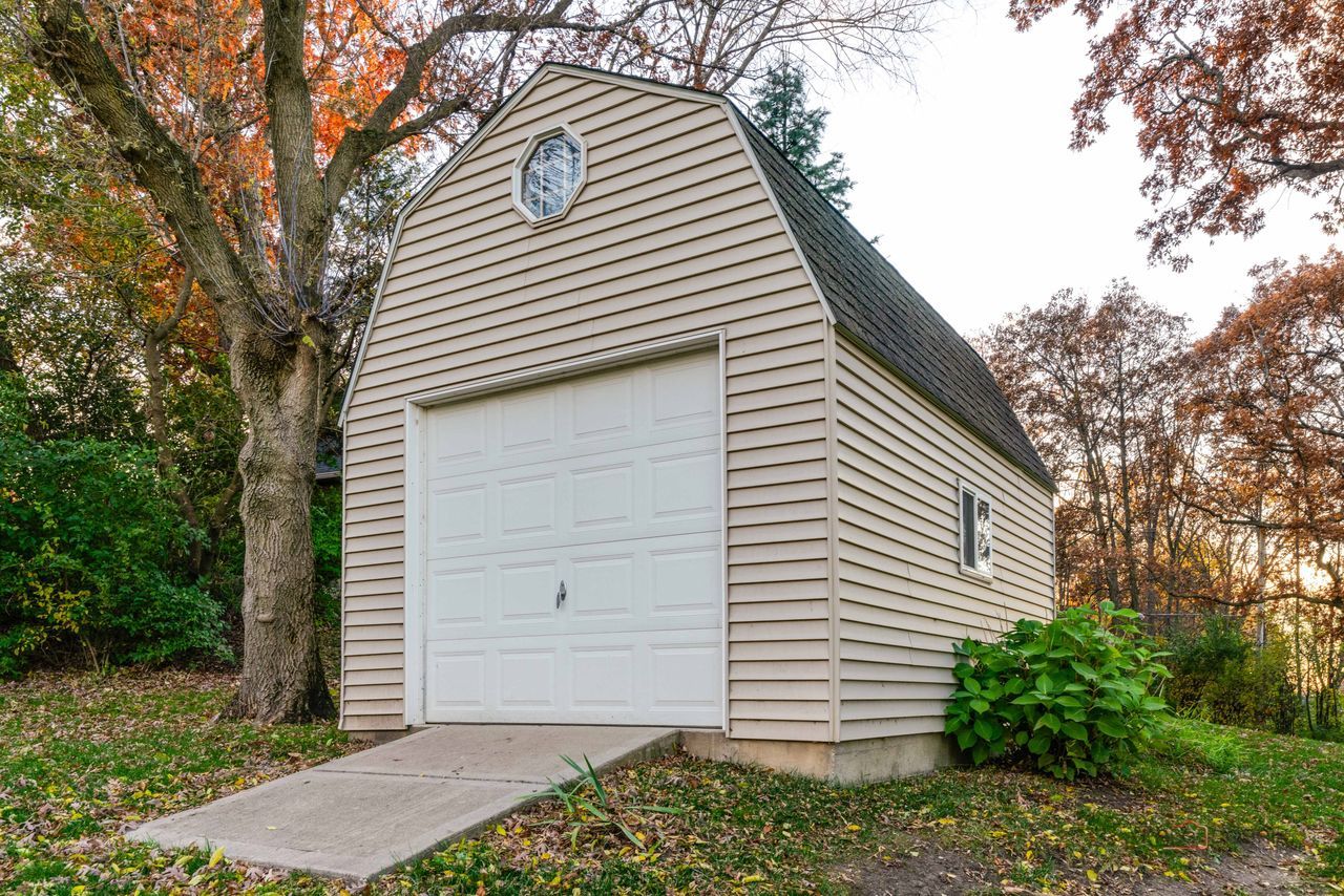 Spring Grove, IL 60081