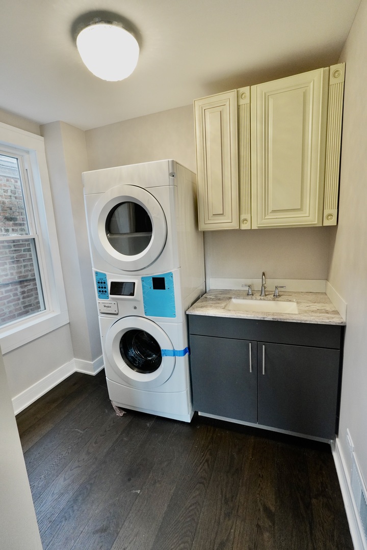 8734 S Honore Street, Chicago, IL 60620