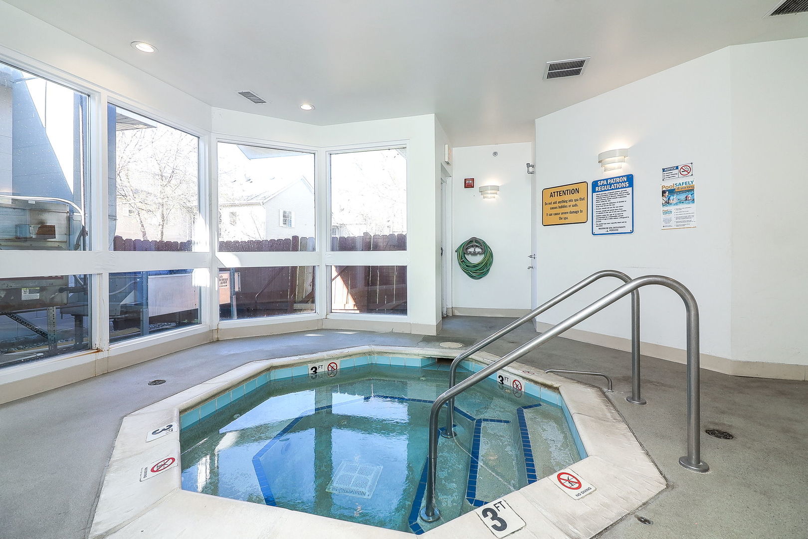 726 N Gary Avenue #109A, Carol Stream, IL 60188