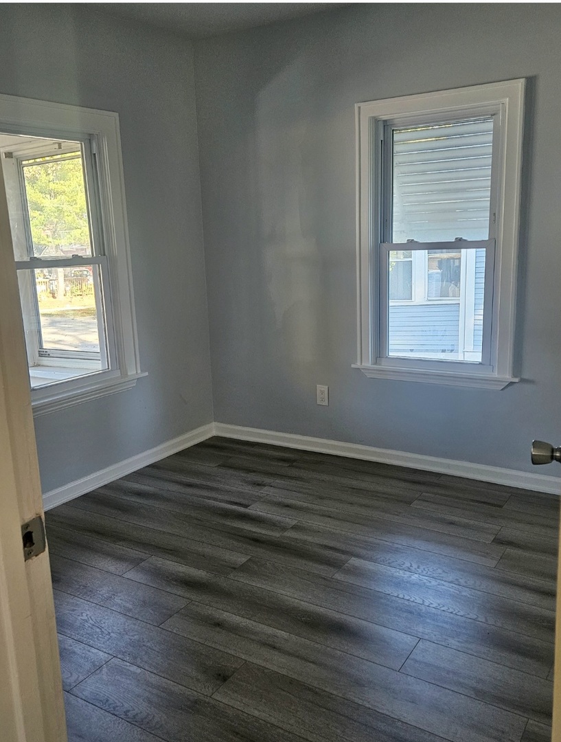 733 Schomer Avenue, Aurora, IL 60505