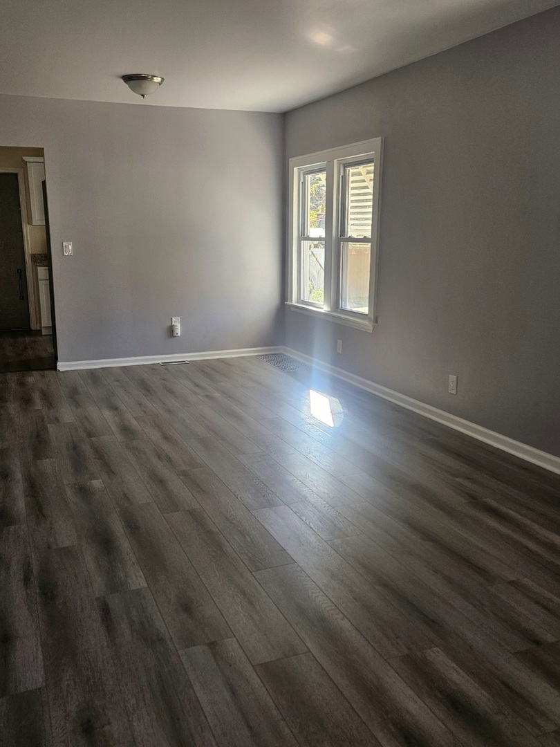 733 Schomer Avenue, Aurora, IL 60505