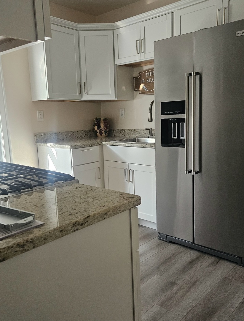 733 Schomer Avenue, Aurora, IL 60505