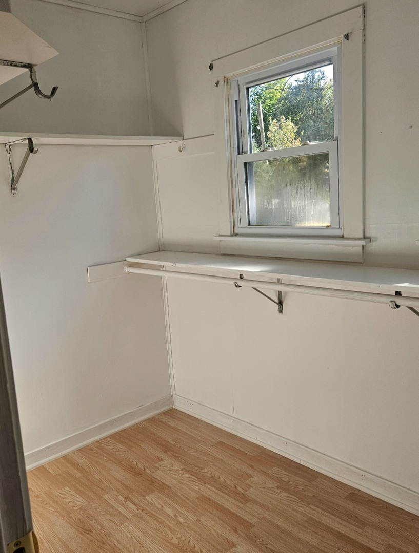 733 Schomer Avenue, Aurora, IL 60505