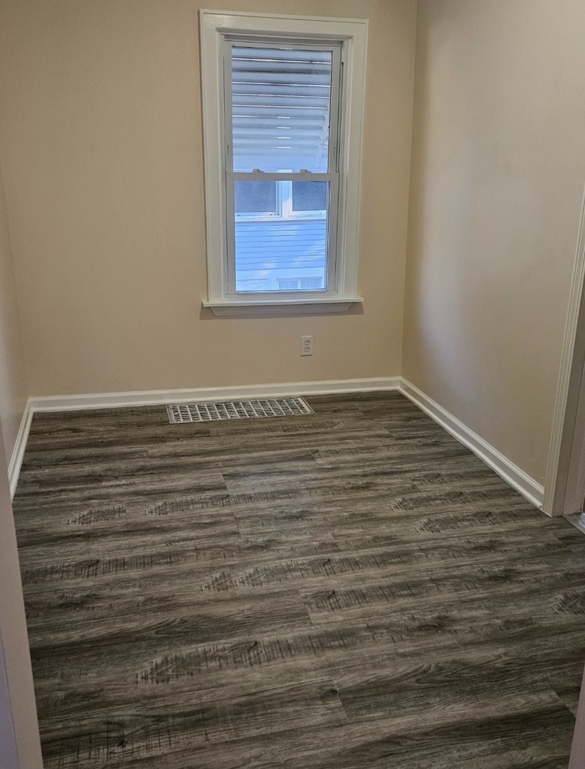 733 Schomer Avenue, Aurora, IL 60505