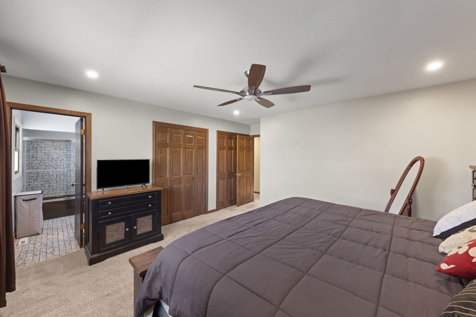 30W214 BRIAR Lane, Naperville, IL 60563