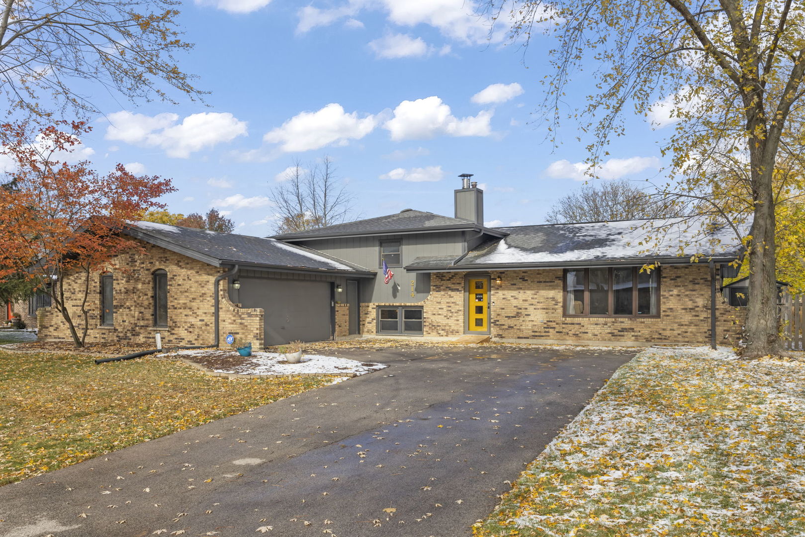 30W214 BRIAR Lane, Naperville, IL 60563