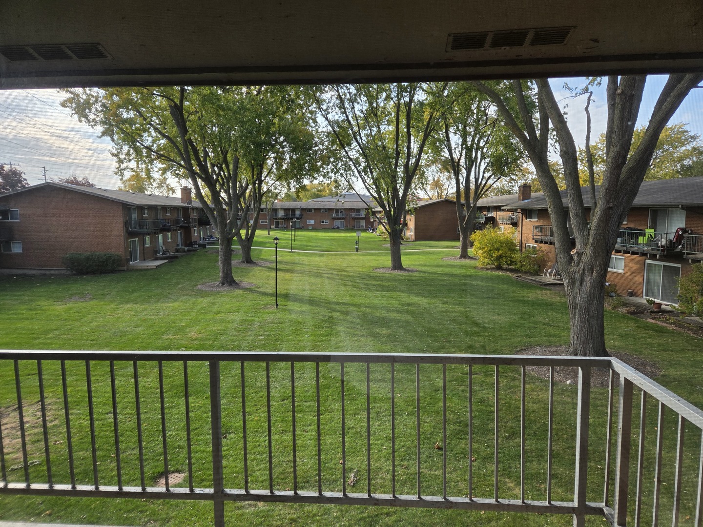 1500 S Busse Road #2D, Mount Prospect, IL 60056