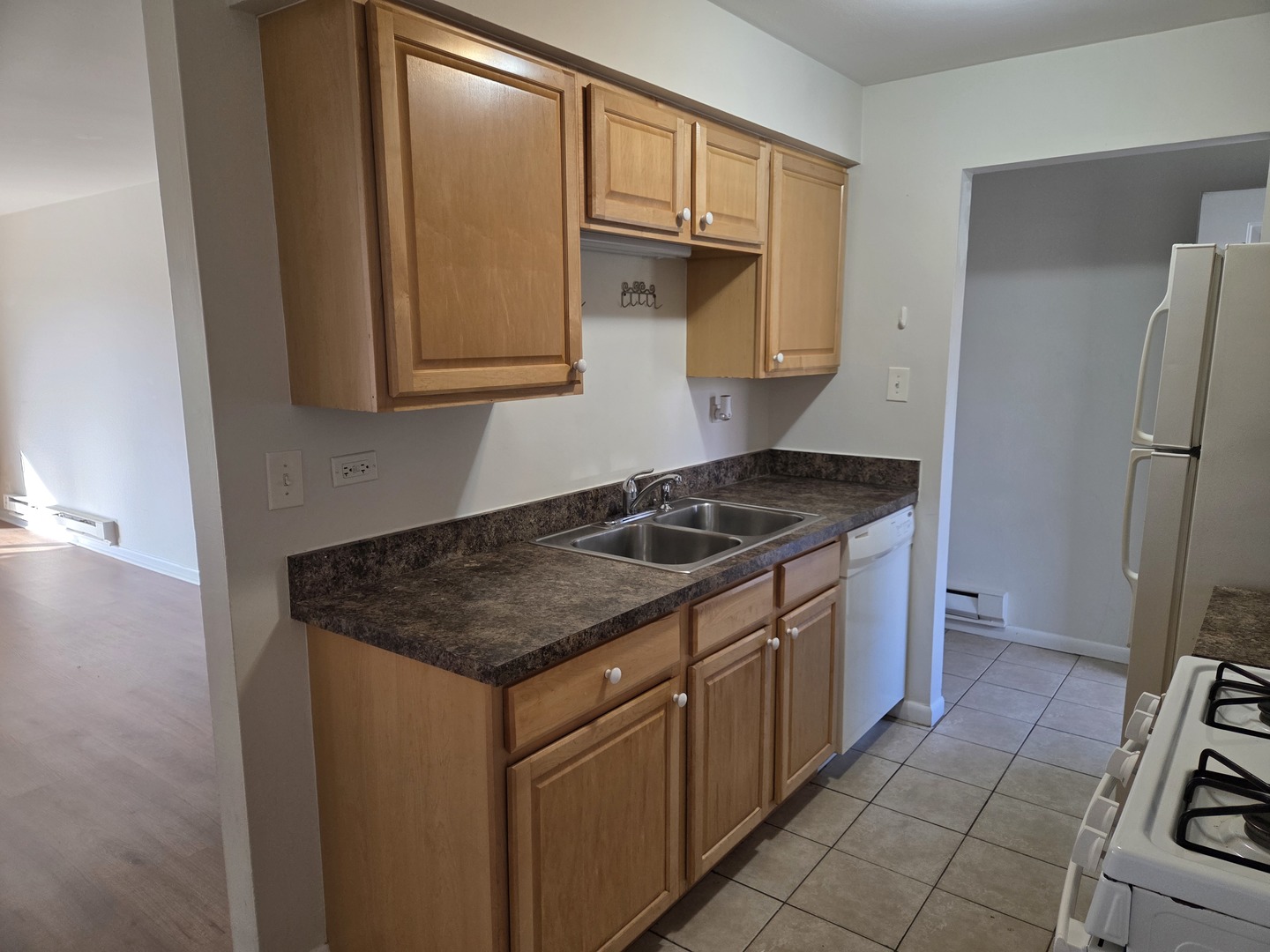 1500 S Busse Road #2D, Mount Prospect, IL 60056