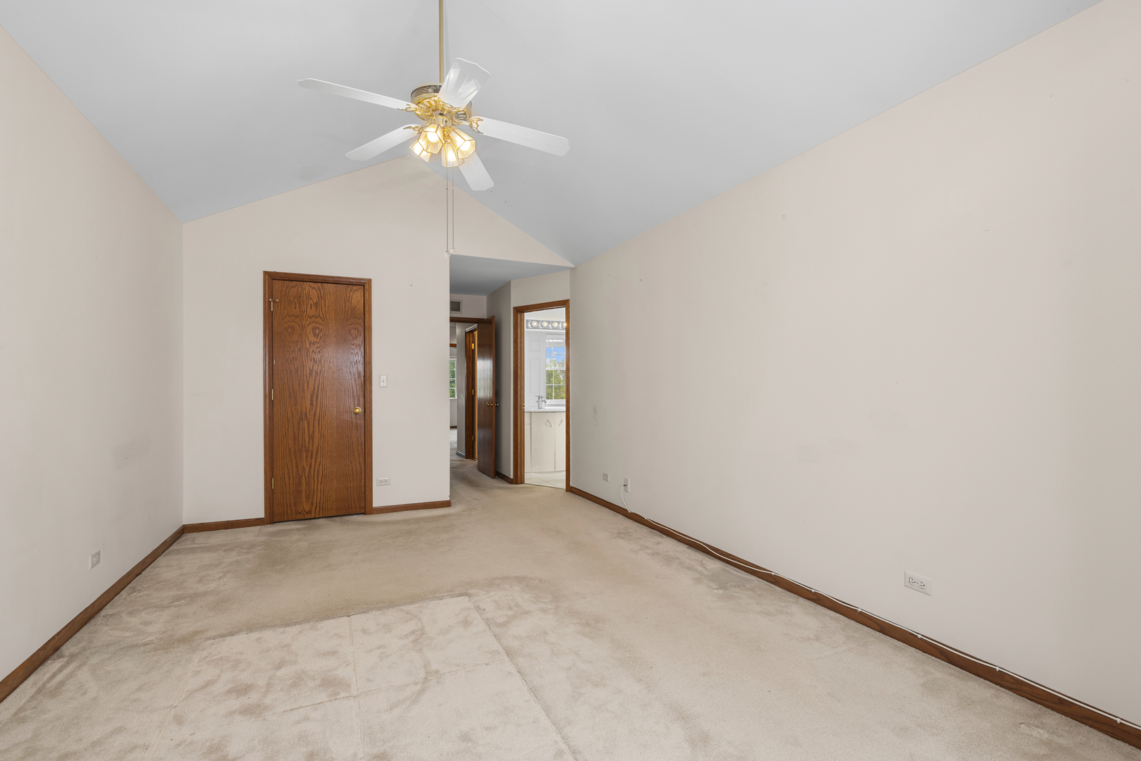 8966 W Heathwood Circle, Niles, IL 60714