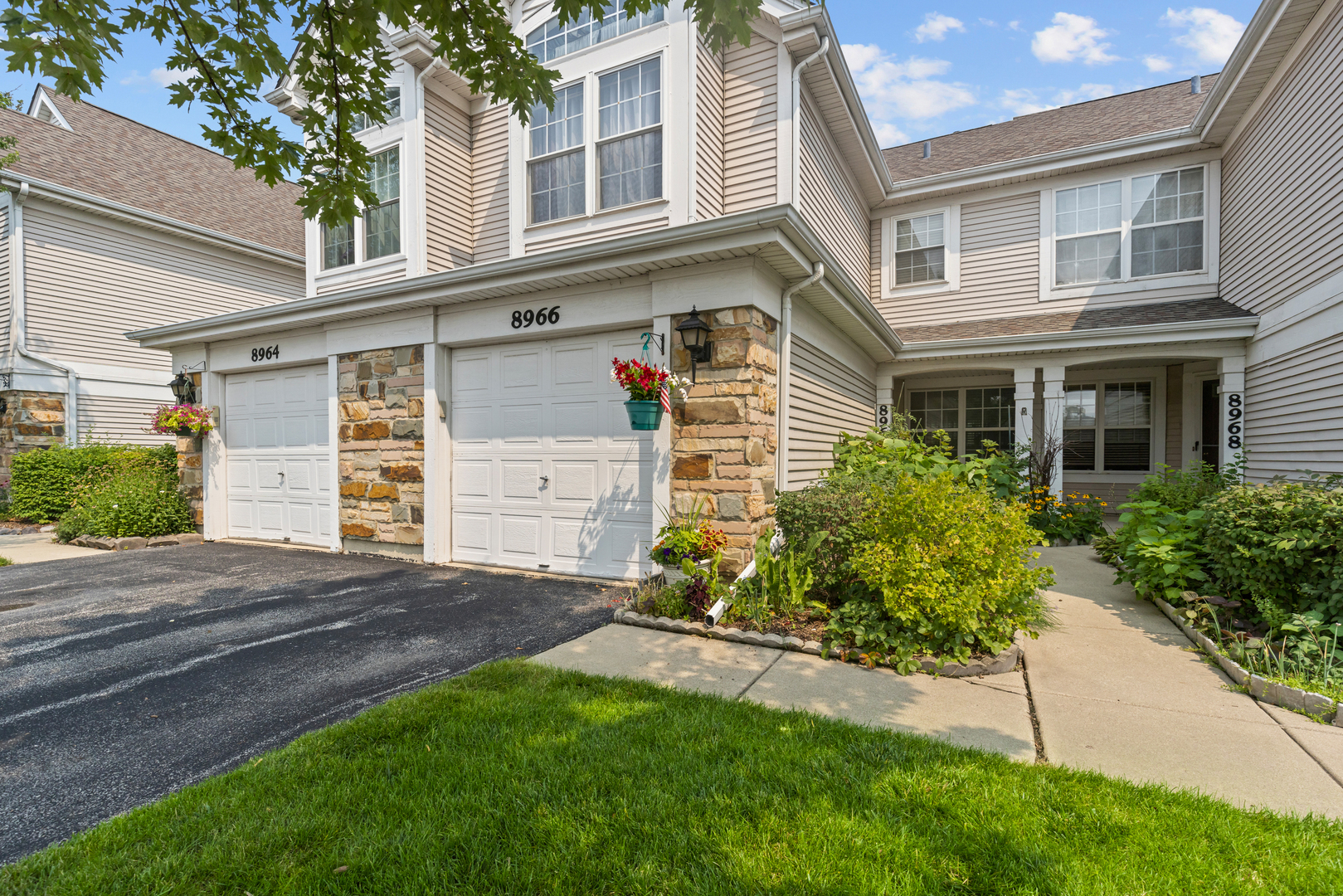 8966 W Heathwood Circle, Niles, IL 60714