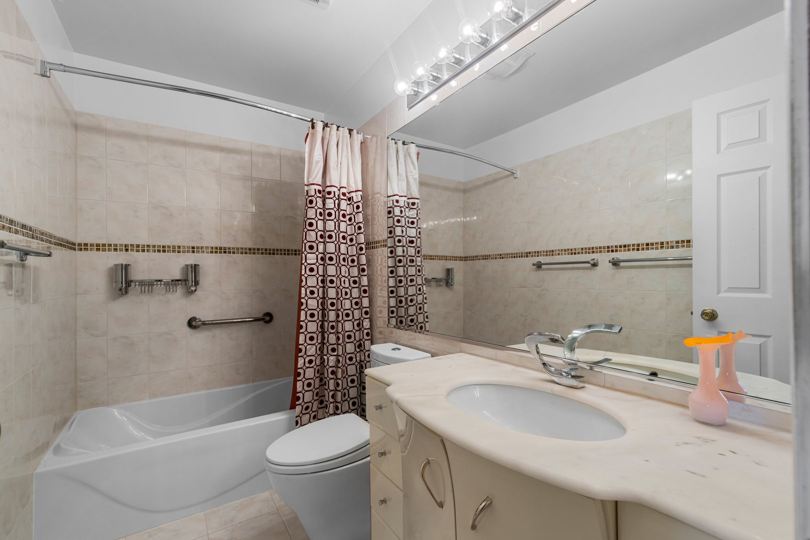 8966 W Heathwood Circle, Niles, IL 60714