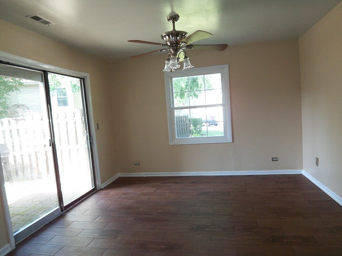 1925 Georgetown Lane, Hoffman Estates, IL 60169