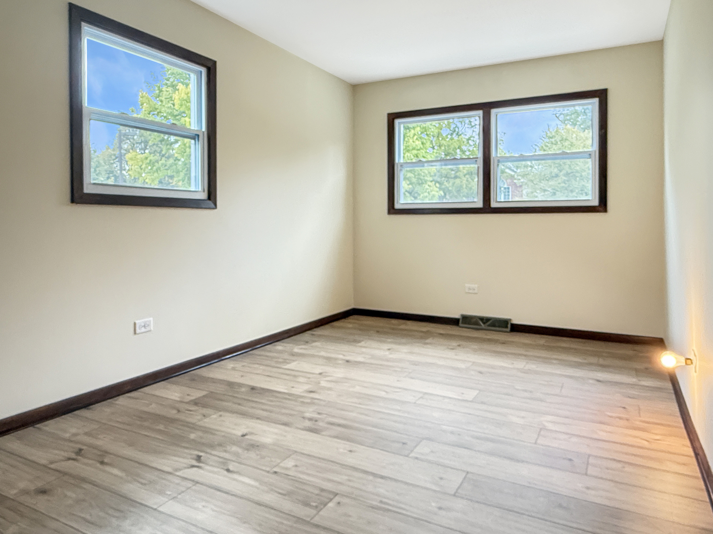 127 Hidden View Drive, Westmont, IL 60559