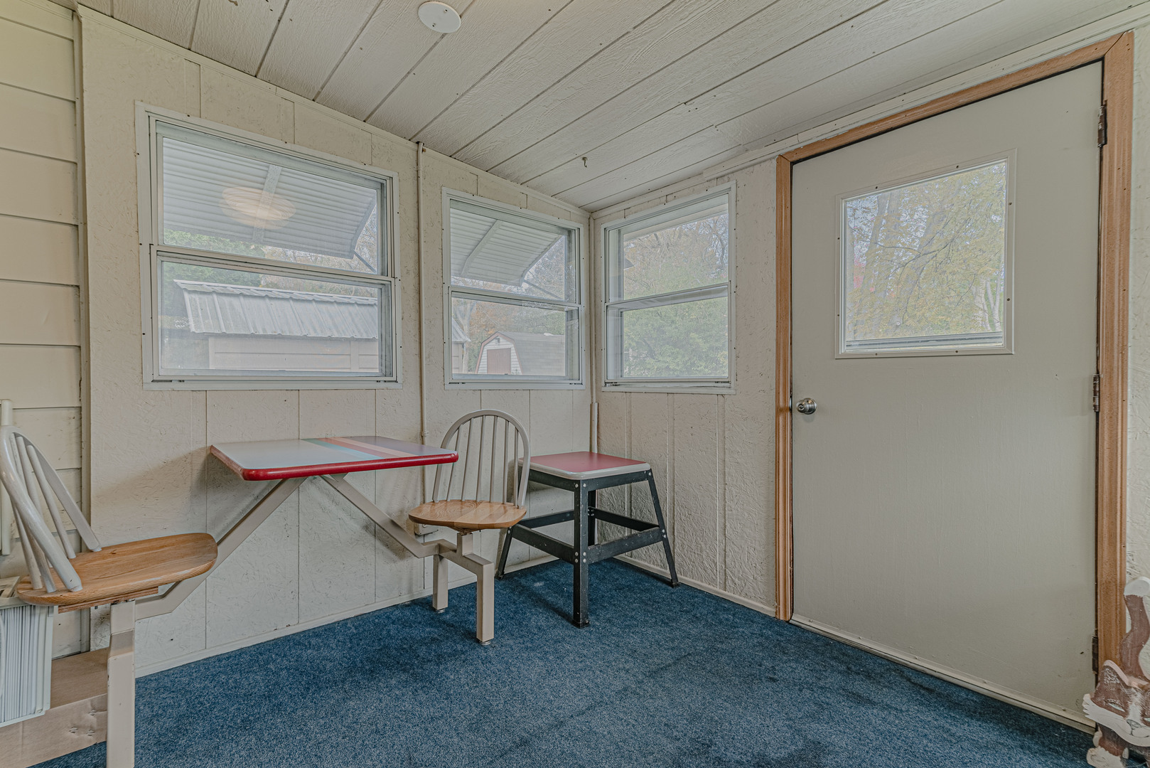 1414 Belle Plaine Avenue, Gurnee, IL 60031