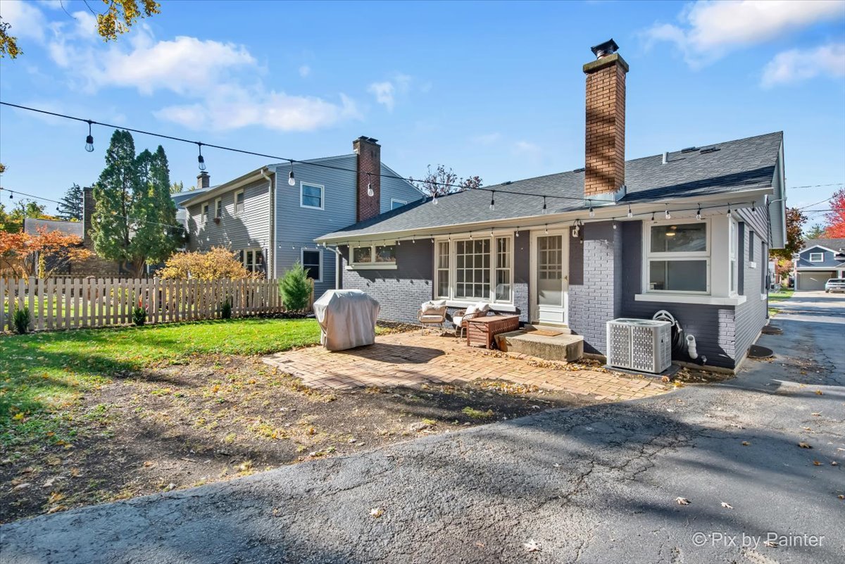 155 N Park Boulevard, Glen Ellyn, IL 60137