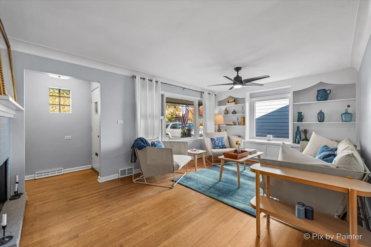 155 N Park Boulevard, Glen Ellyn, IL 60137